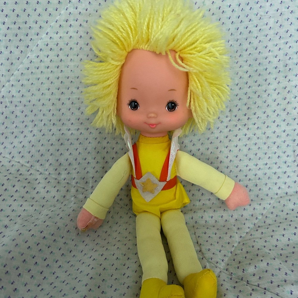 Vintage Canary Yellow doll from Rainbow Brite